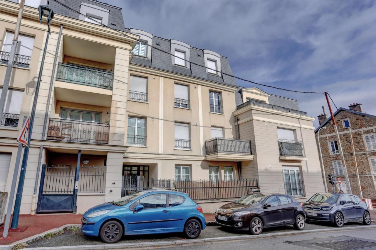 Le Curie - Saint Cyr Apartment Bagian luar foto