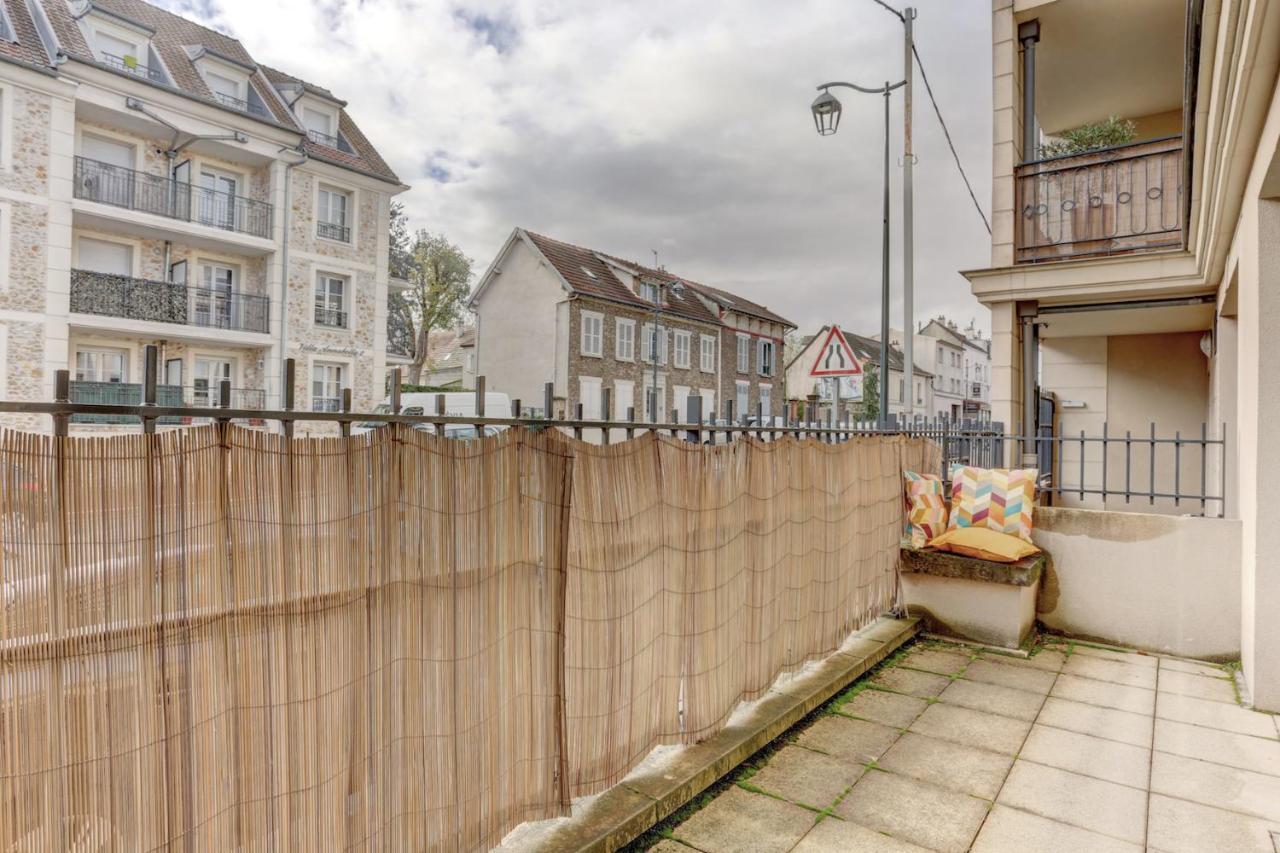 Le Curie - Saint Cyr Apartment Bagian luar foto