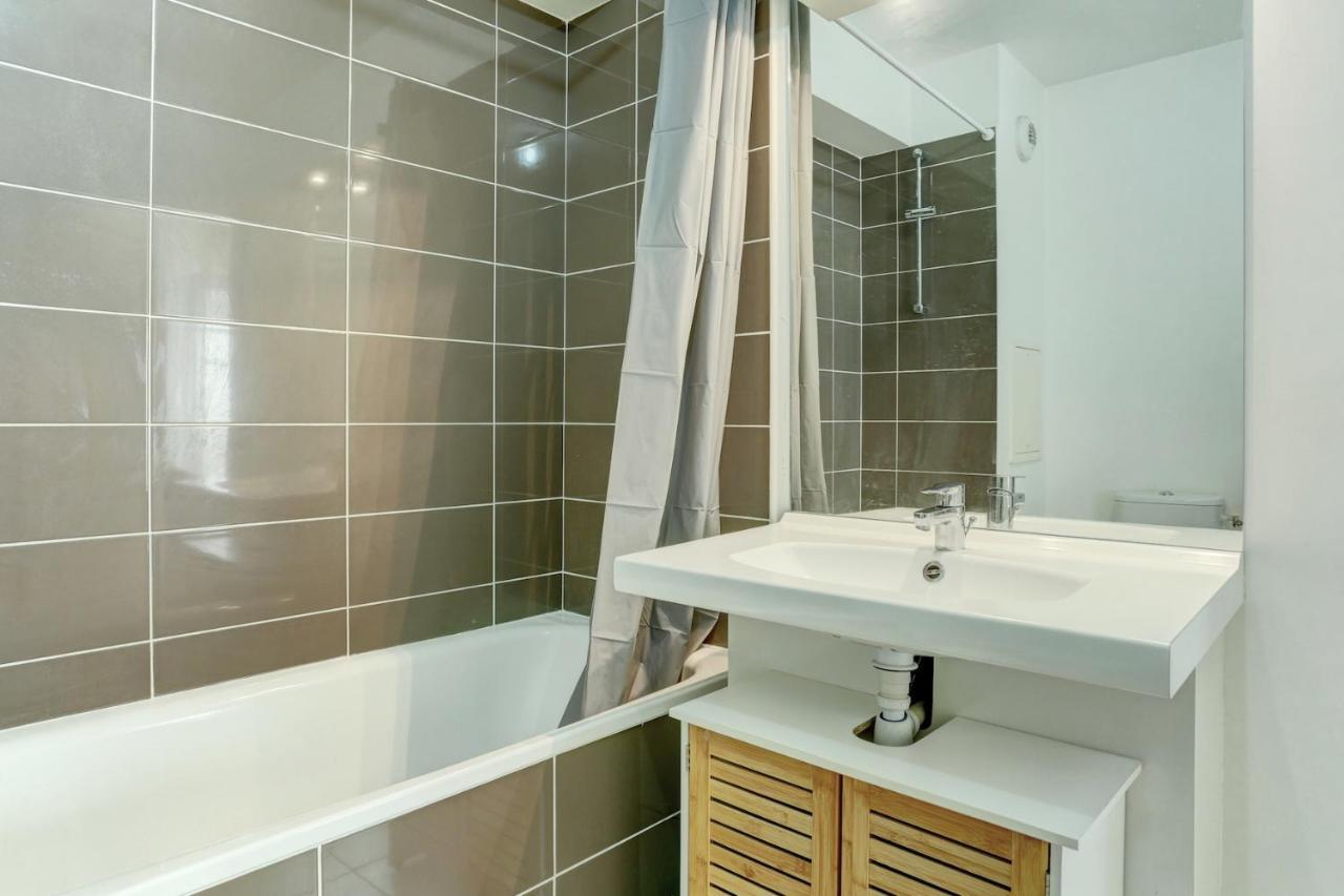 Le Curie - Saint Cyr Apartment Bagian luar foto