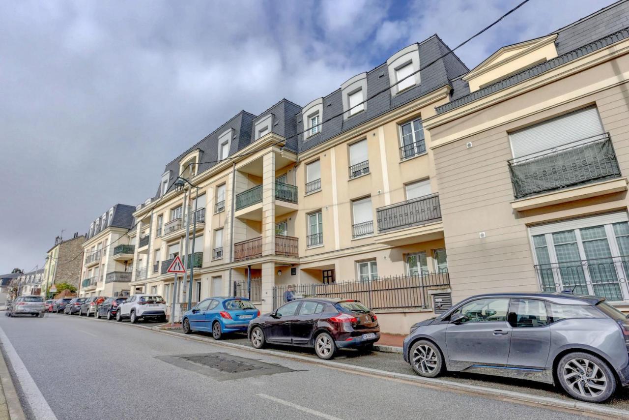 Le Curie - Saint Cyr Apartment Bagian luar foto